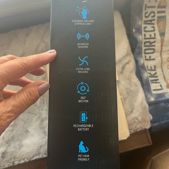 Brook stone 3in 1 robotic Vacuum Cleaner - Picture 4 of 7